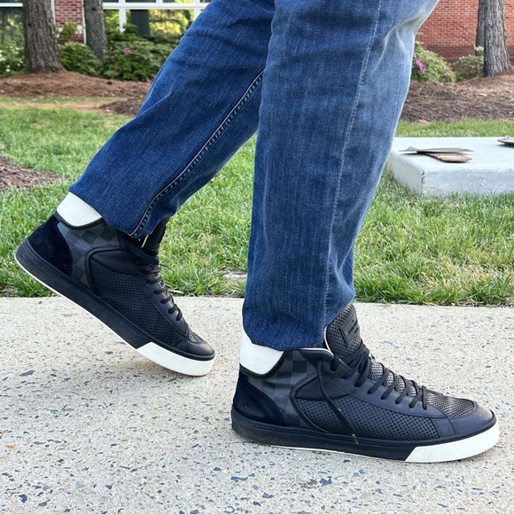 Not my style but definitely very cool sneakers. - Picture 7 of 7